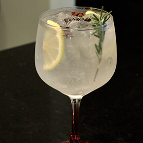 GIN & TONIC